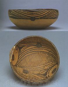 魚文彩陶鉢