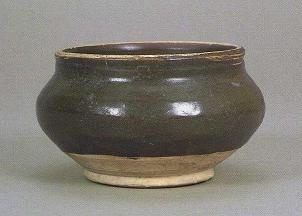 褐釉壺