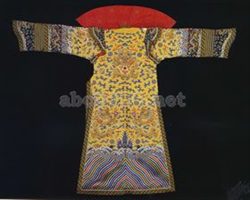 明黄色刺繍朝袍（皇后用）