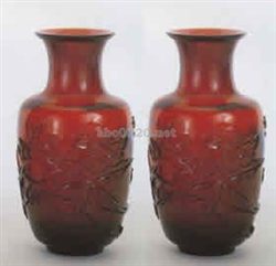 紅色蜻蛉花文瓶（一対）