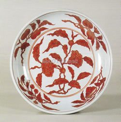 白磁紅彩花卉文盤