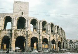 アルルのローマ遺跡とロマネスク建築（フランス世界遺産）