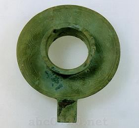 帯柄有領銅環(中央部が筒状の柄付き円形器）