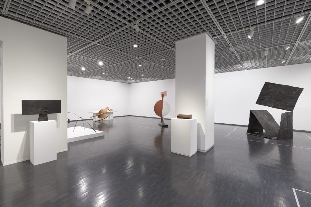 「鉄とたたかう　鉄とあそぶ　デイヴィッド・スミス《サークルⅣ》を中心に」東京国立近代美術館