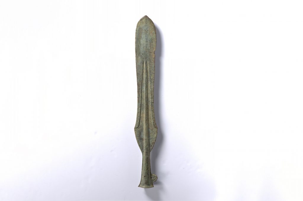 (伝)西予市宇和町出土広形銅矛 (京都国立博物館提供)