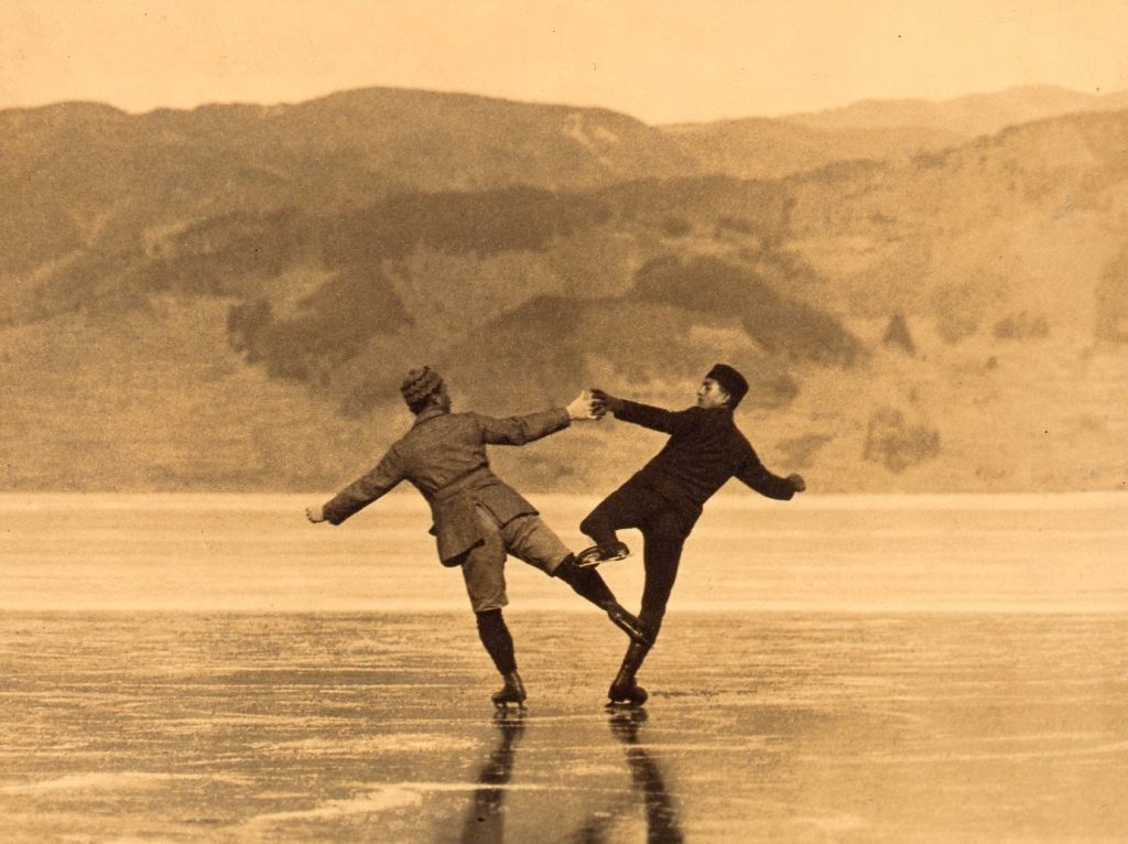 掛札功《諏訪湖 》　1923年　ゼラチンシルバープリント