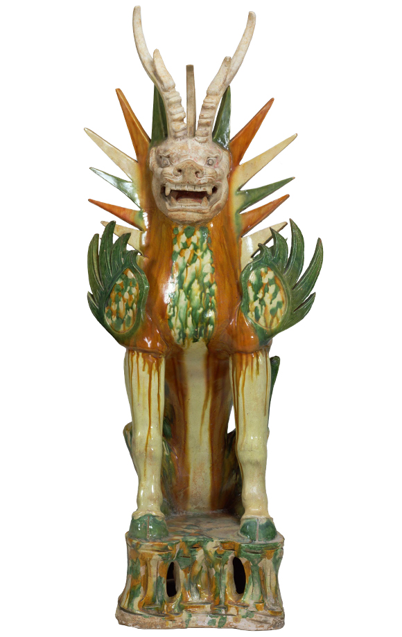 三彩鎮墓獣さんさいちんぼじゅう 中国　唐時代・7～8世紀 横河民輔氏寄贈 墓を守るために墓室に置かれた空想上の猛獣。  