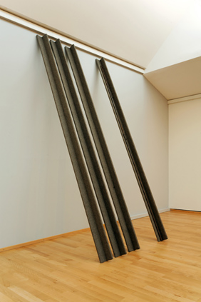 ヨーゼフ・ボイス《ユーラシアの杖》1968-69年 クンストパラスト美術館、デュッセルドルフ©️Kunstpalast – Manos Meisen – ARTOTHEK