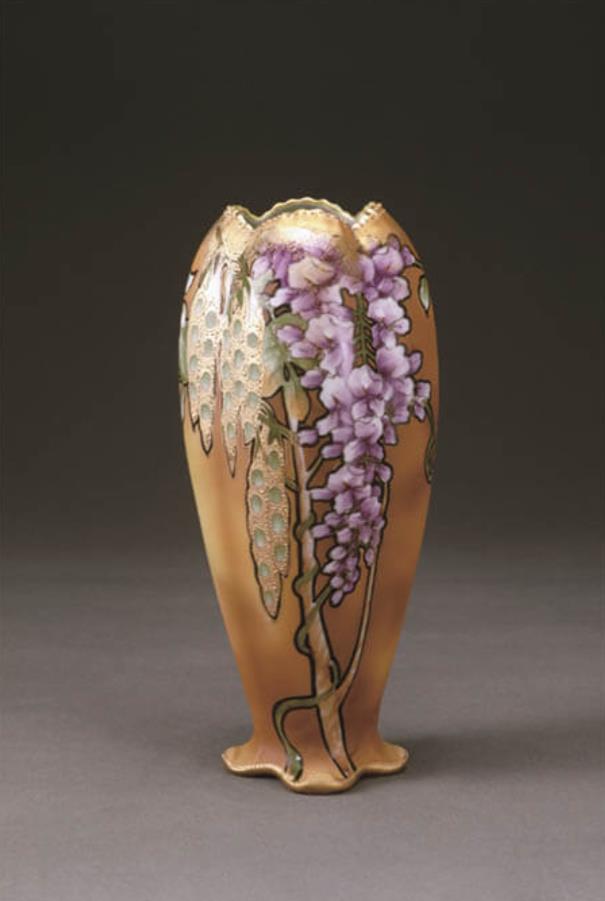 「色絵金彩藤文花瓶 」1891-1921年頃　若林コレクション