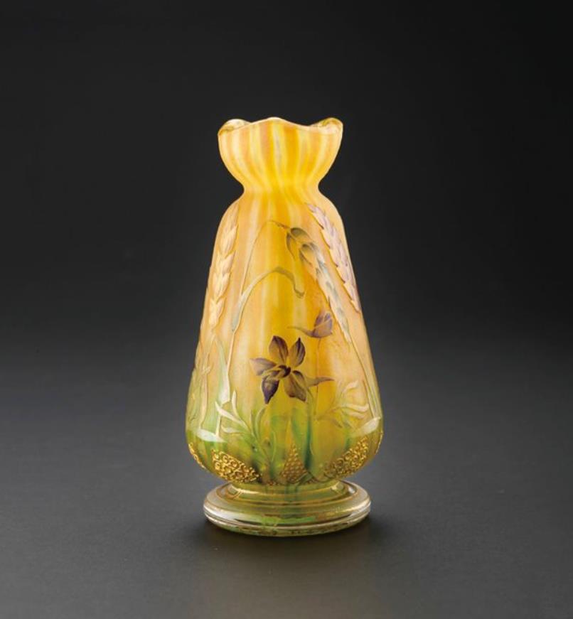 【ドーム】  作品名：大麦とオダマキ文花瓶  サイズ：高さ9.4㎝