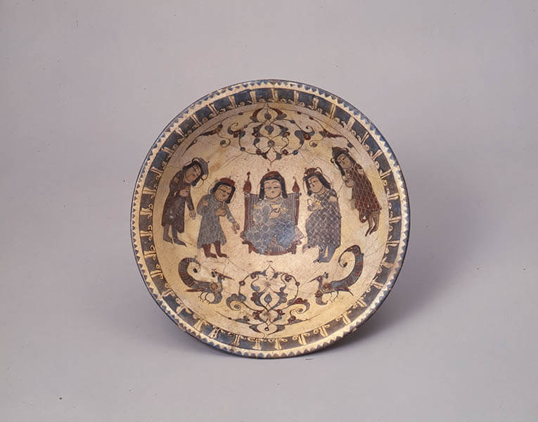 「白釉色絵人物文鉢」 イラン 12～13世紀