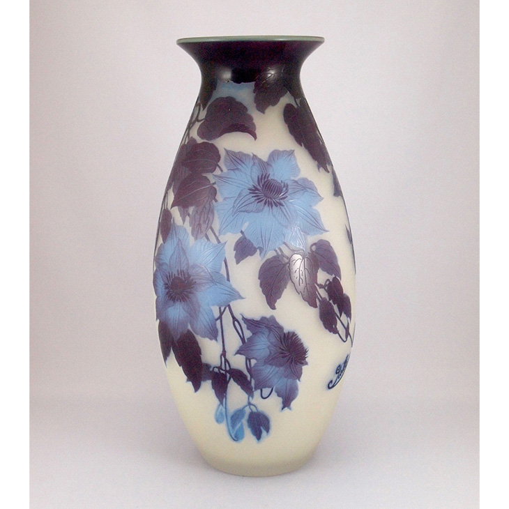 ガレ「クレマチス文花瓶」 1904～31年 サイズ：高さ40cm