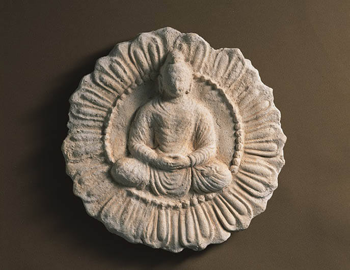 蓮華中仏坐像　カダリク（コータン）5～7世紀　龍谷大学図書館