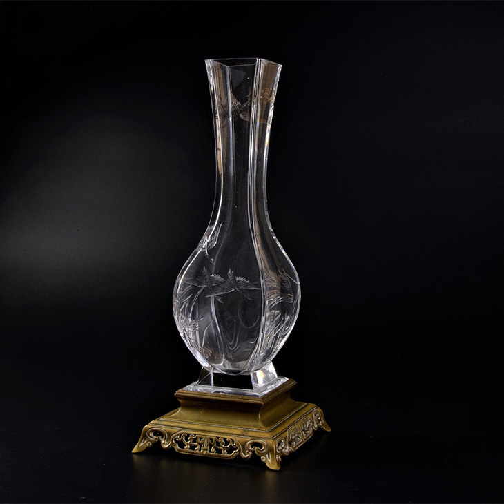 オールドバカラ「葦に鳥文花瓶」 1878年ごろ サイズ：高さ32.7cm