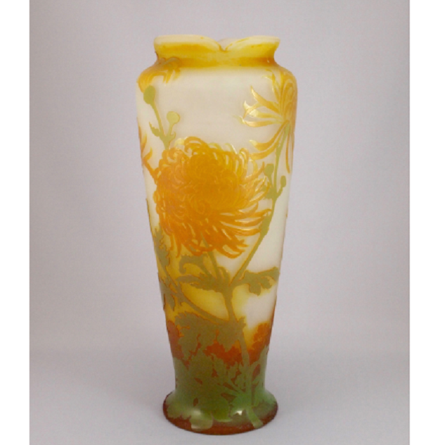 ガレ「菊文花瓶」 （幅11.0×奥行9.0×高さ34.0cm）