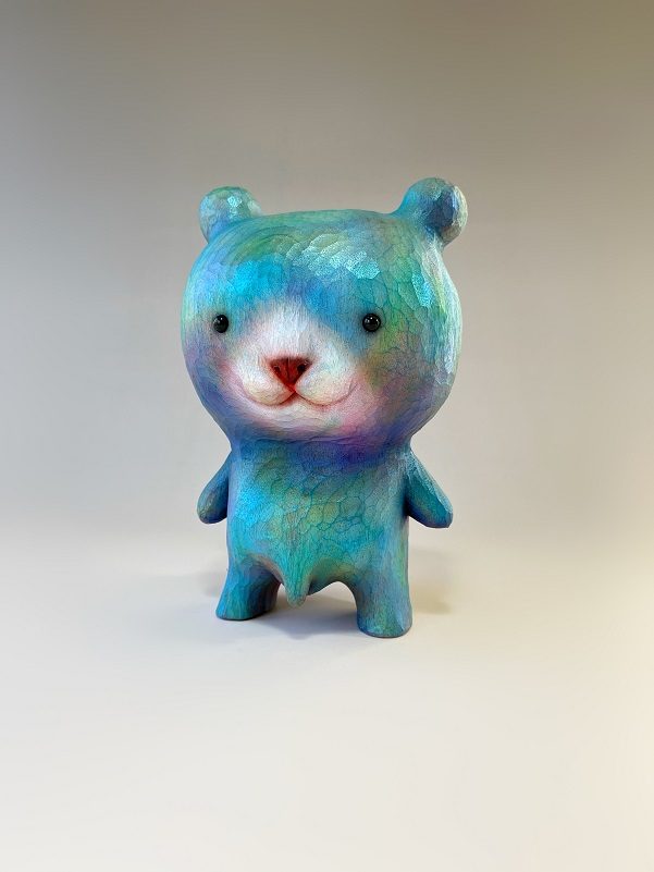 作品名：Blue bear  サイズ：H15.5×W9.5×D9.5cm  材質：樟
