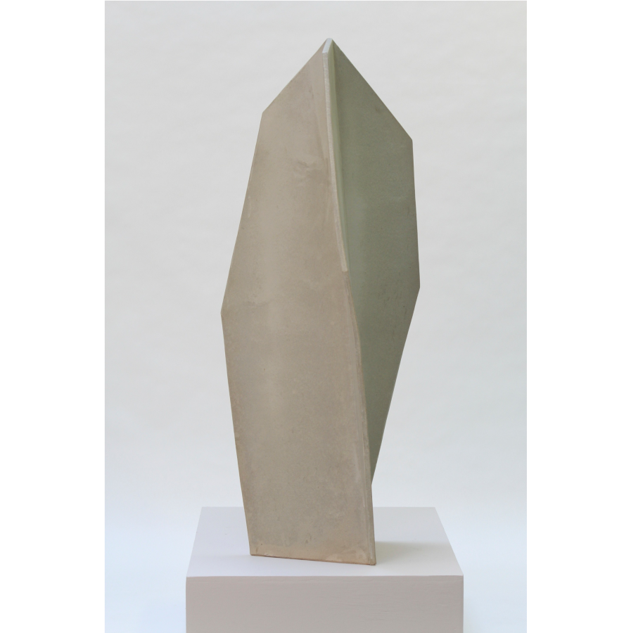 「Spear Form, White」 2014, 陶, H160.1 × W68.6 × D68.6 cm
