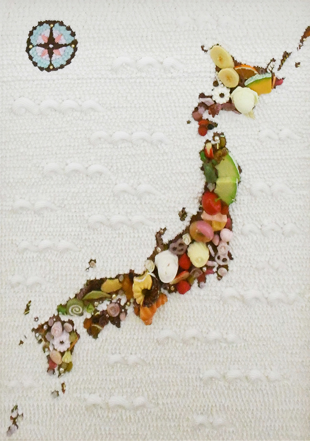 渡辺おさむ（1980年〜　） 視覚を通して様々な感覚器官を刺激した『感覚芸術』を目指す。  「Sweet Island」 樹脂　繊維強化プラスチック 59.5 × 42.0cm 2021年