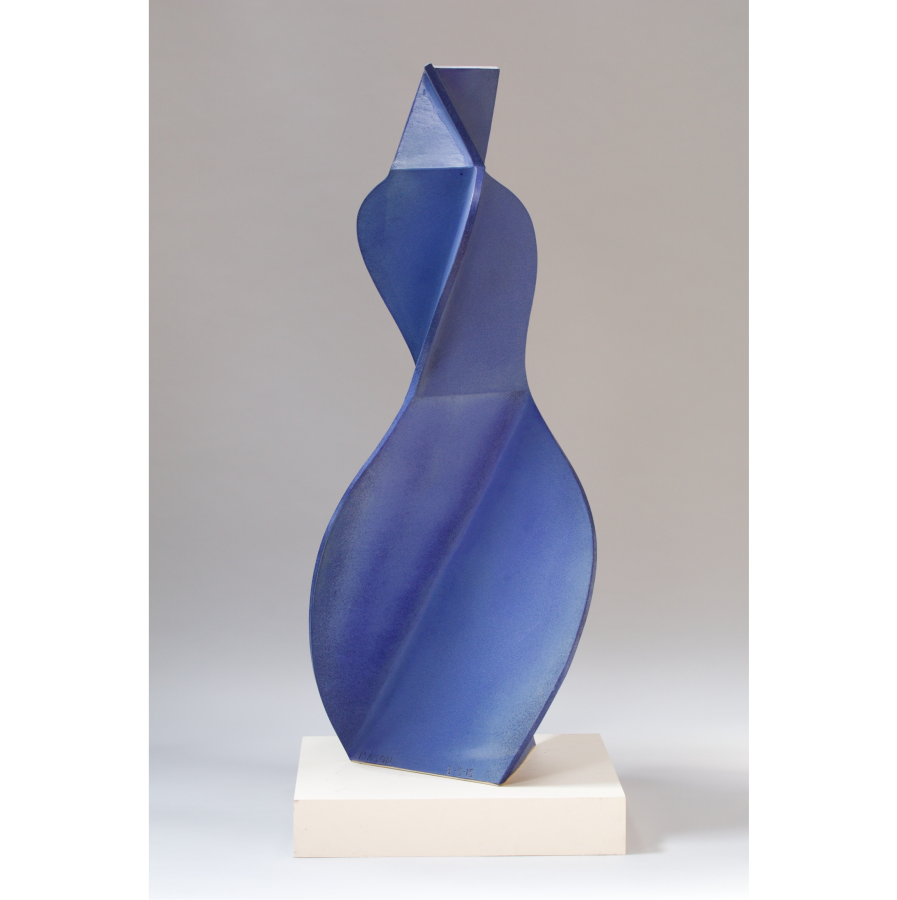 「Figure, Cobalt Blue」 2015, 陶, H158.8 × W61 × D62.3 cm