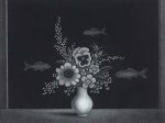 長谷川潔「アカリョムの前の草花」 26.4×35.4cm、マニエル・ノワール、1969年制作