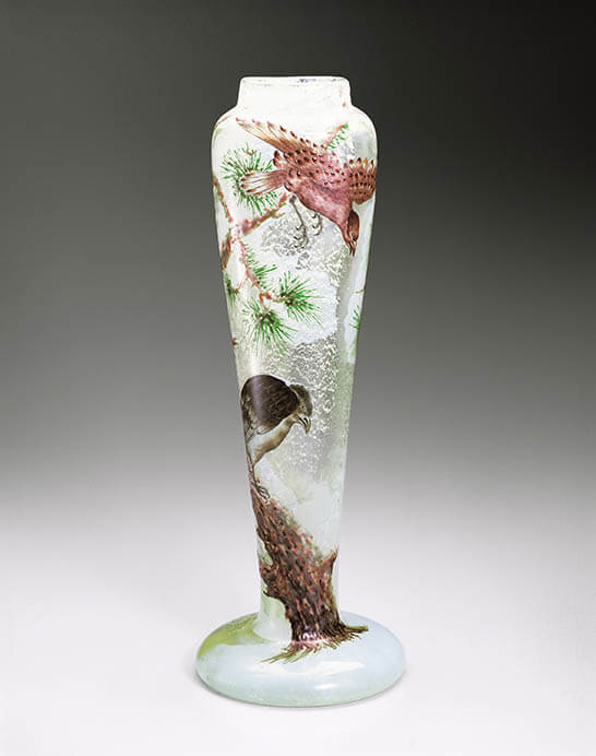 エミール･ガレ《雪中松に鴉図花瓶》1898年頃　高さ44.6cm

