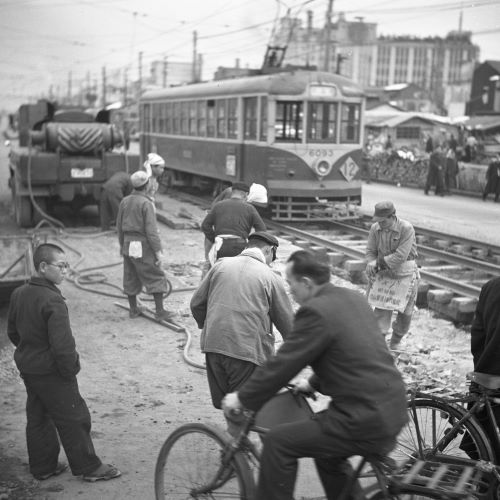 靖国通り（都電用道路拡張、軌道設置工事）昭和23年（1948）