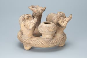 動物・ミニチュア容器付き環状容器 パキスタン、前2200-2000年頃 土器、高11.5cm