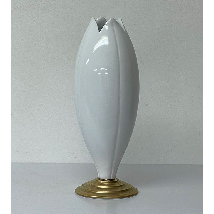 「白花入」 サイズ：径7.5×高さ20cm