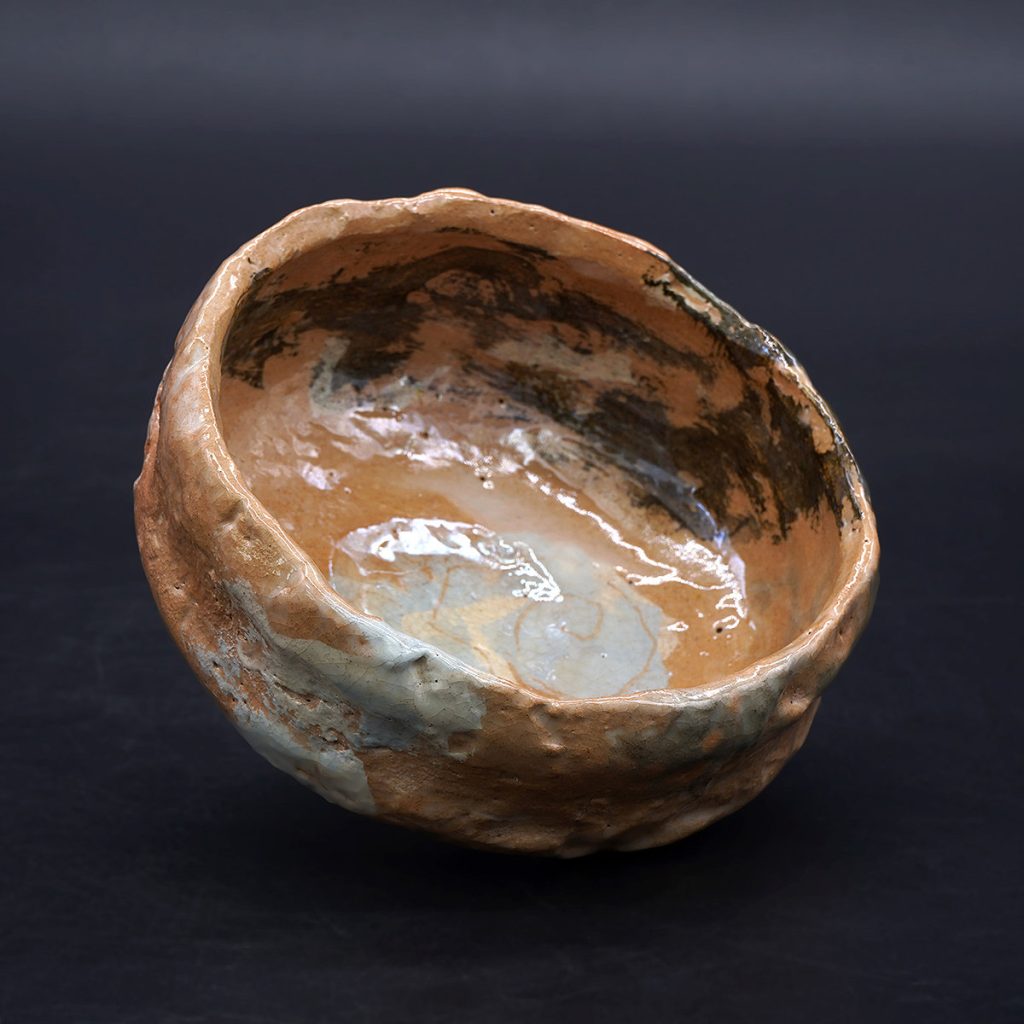 赤楽平茶盌「伊弉諾」 （楽焼・陶土、径13×高さ5.5cm、木箱付き）