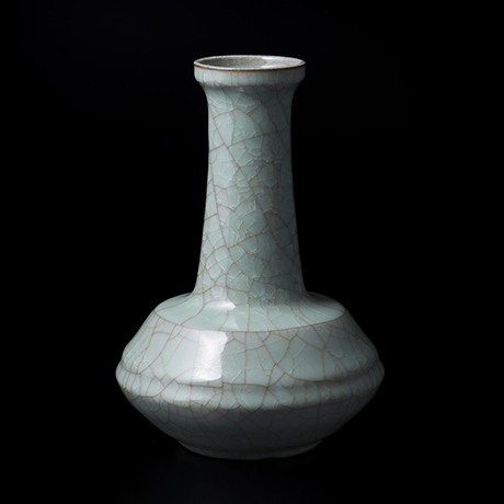 No.1　粉青瓷砧 / Vase, Funseiji, Celadon
