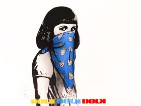 ドルク 「 Kitty Dolk logo x3 blue」 2021年 98×69cm シルクスクリーン ・マーカー．スプレーペイント ed,1