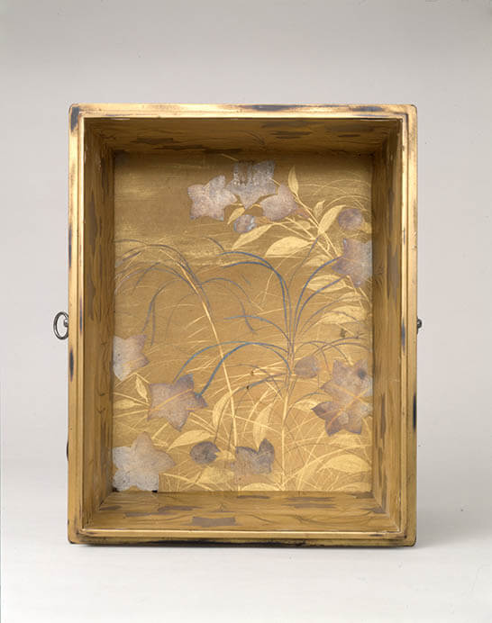 葵紋扇散蒔絵鼓箱　内側　江戸時代　17世紀