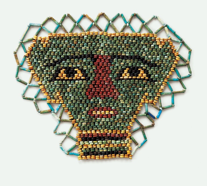 《ミイラのビーズマスク》 国：エジプト　個人蔵