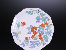 「濁手 薔薇 皿」 サイズ：径30.8×高さ4.5cm