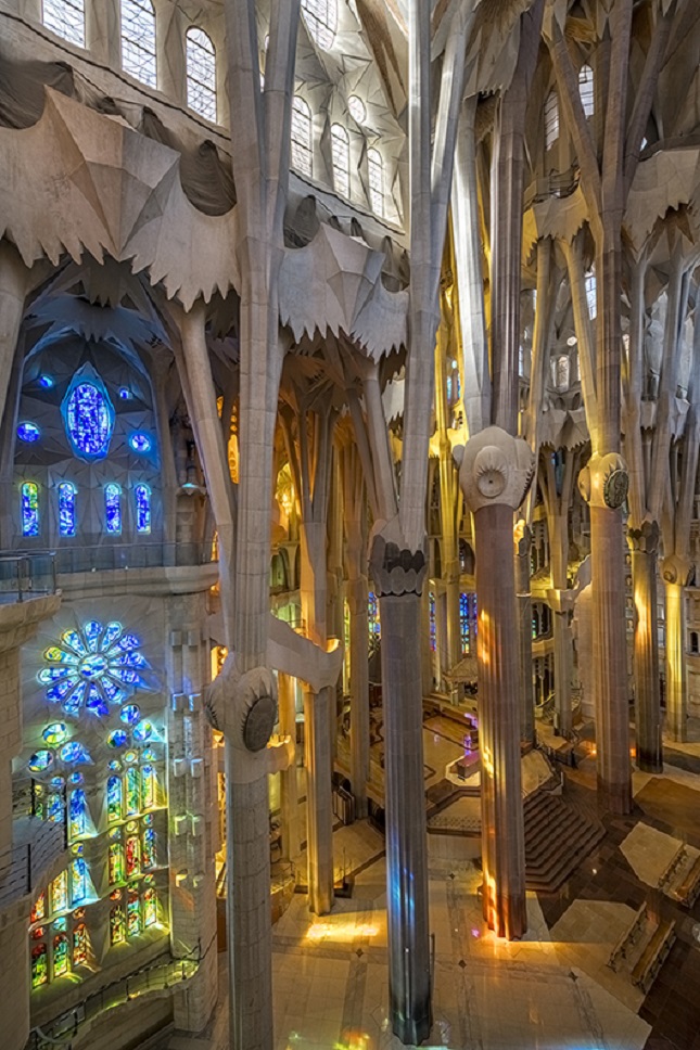 サグラダ・ファミリアの内観 © Fundació Junta Constructora del Temple Expiatori de la Sagrada Família