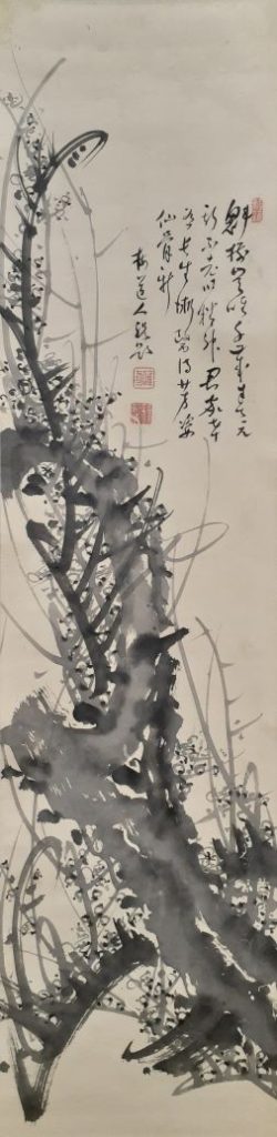 筆勢ほとばしる墨梅を描いた 豪徳寺第二十二世  巨海東流（1779~1853）  墨梅図 ぼくばいず  江戸後期（19世紀）　 紙本墨画・1幅