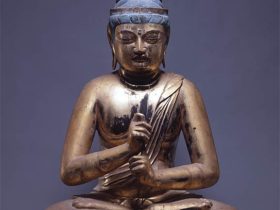 重要文化財　《大日如来坐像》平安時代・仁和3年（887）　金剛峯寺蔵　全期間展示