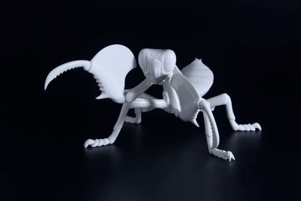堀貴春「White Mantis Ω21」  サイズ　W18×D26×H11(cm)
