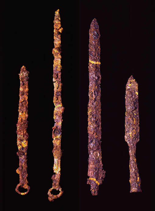 《素環頭鉄刀》（二塚山遺跡出土）弥生時代 佐賀県立博物館 国指定重要文化財