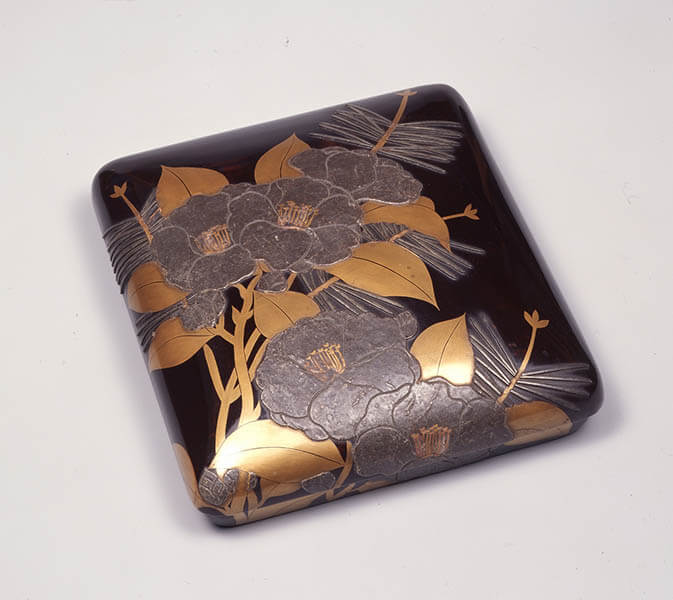 松山茶花蒔絵硯箱　尾形光琳作　江戸時代・17～18世紀
