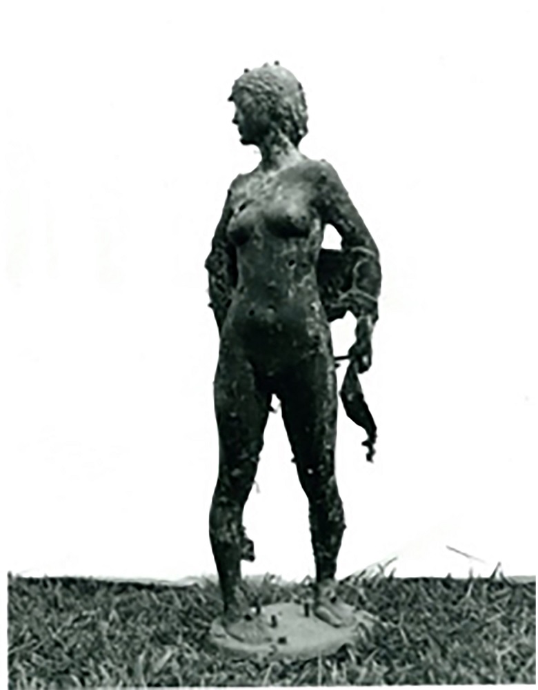 《人体像》1976年　ブロンズ　100.0×32.5×32.0cm　作家蔵　撮影：山本糾
