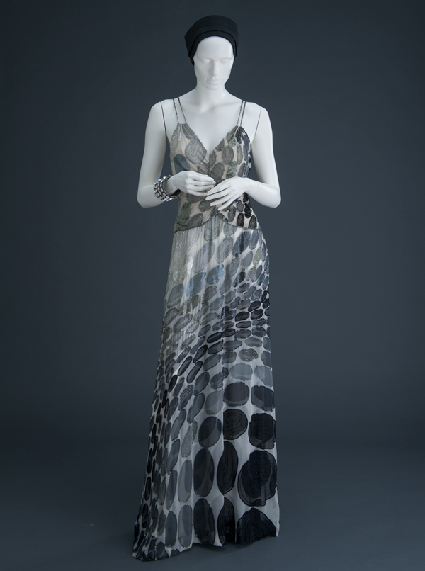 《イブニング・ドレス》1999年　島根県立石見美術館蔵

