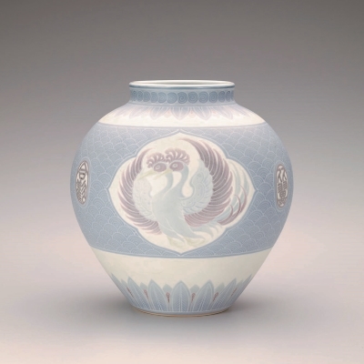 板谷波山「葆光彩磁和合文様花瓶」c.1914-19
MOA美術館