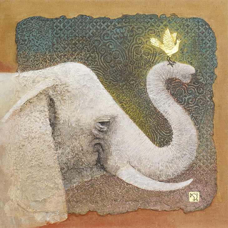 「象に鳥」
サイズ：6号S
板・ミクストメディア

白い象は神様です。金の鳥がよく似合います。
