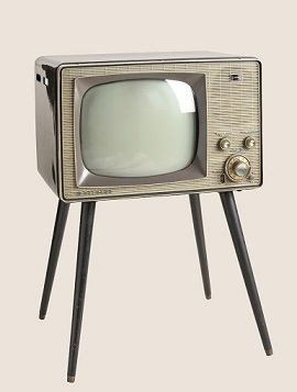 白黒テレビ（当館蔵）
〈展示：昭和のくらし〉