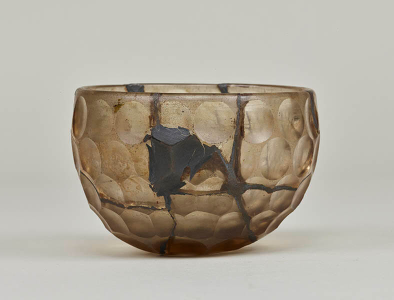 重要文化財　白瑠璃埦　古墳時代（６世紀）　東京国立博物館蔵　Image：TNM Image Archives

