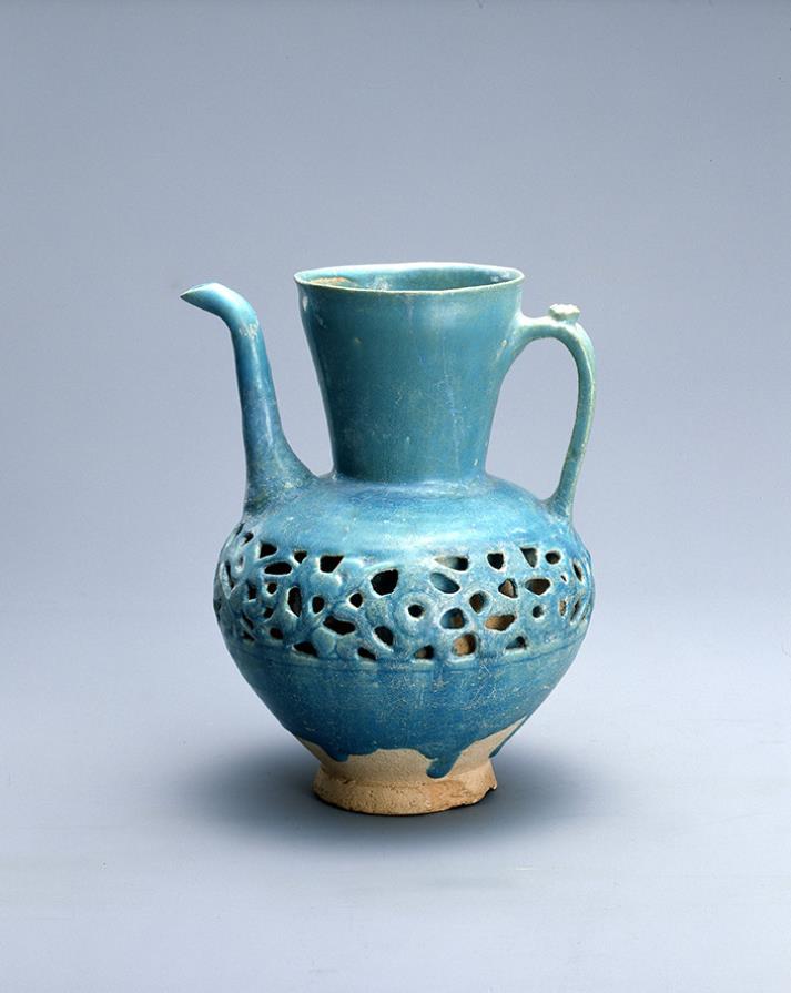 青釉透彫水注　イラン　13世紀


