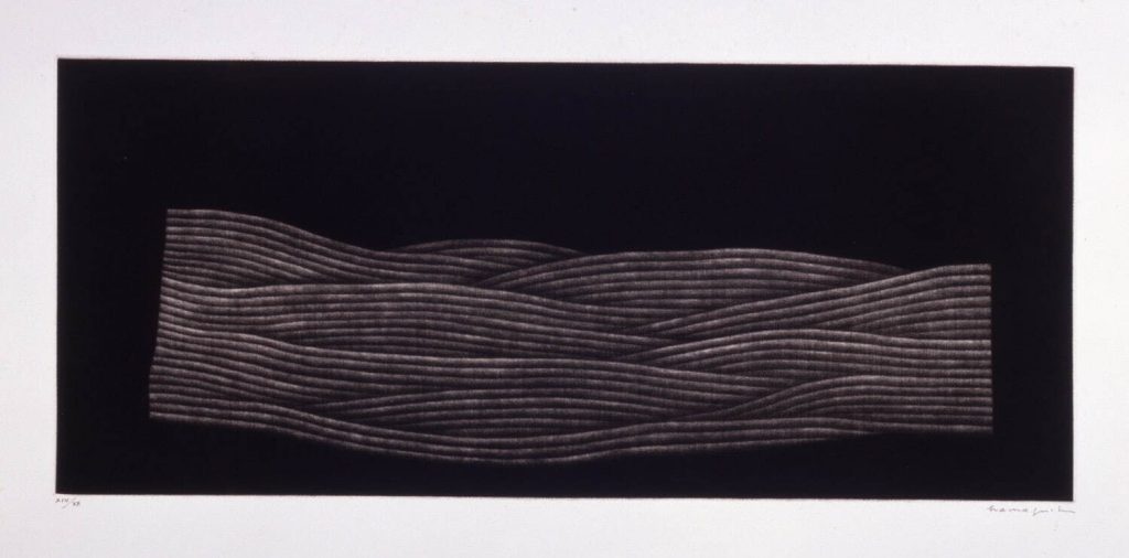 浜口陽三 《野》 1985年　メゾチント　23.3 ×54.5cm

