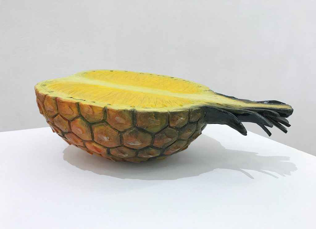 「Pineapple half」
（陶、幅30×奥行19×高さ11cm、箱後日）
