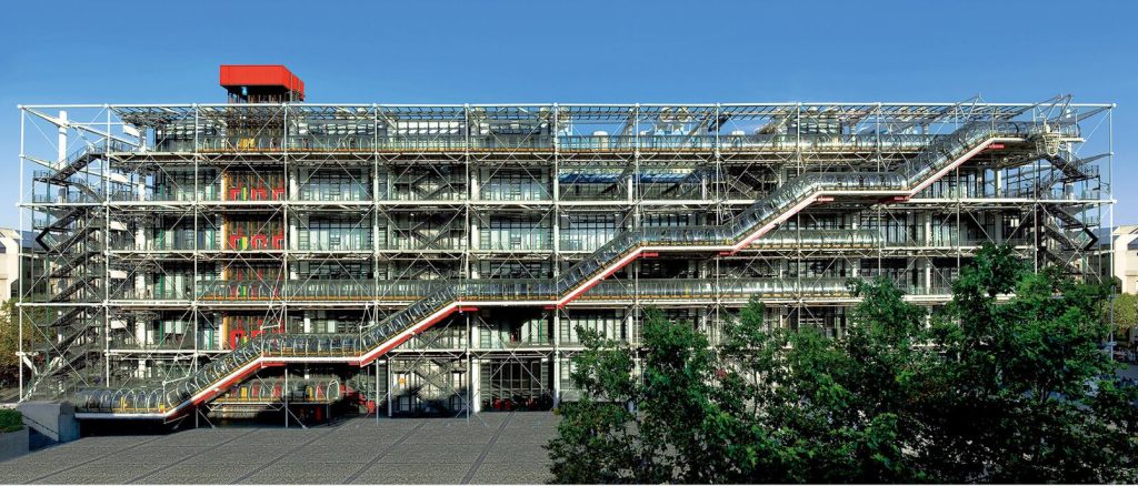 ポンピドゥーセンター外観 Centre Pompidou, architectes Renzo Piano et Richard Rogers, photo : G. Meguerditchian © Centre Pompidou, 2020

